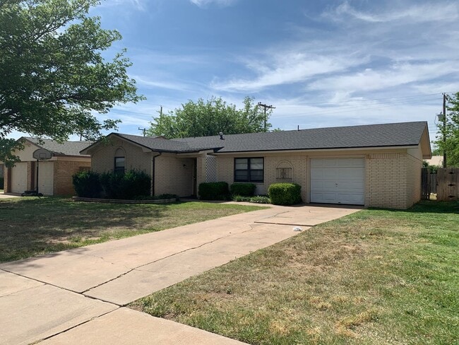 Building Photo - North West Lubbock Home Located In Establi...