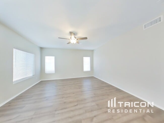 Foto del edificio - 1480 E Anna Dr