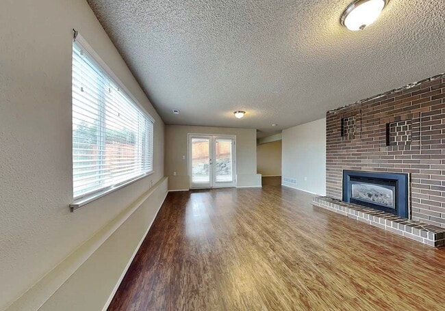 Building Photo - 2303 S Occident St