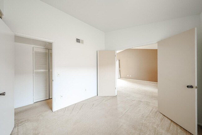 Foto del edificio - 102 W Concorda Dr