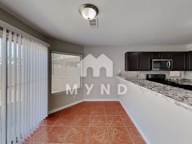 Building Photo - 1527 Cane Hill Dr