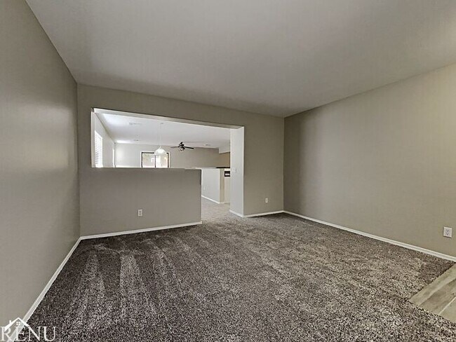 Foto del edificio - 491 E Maddison St