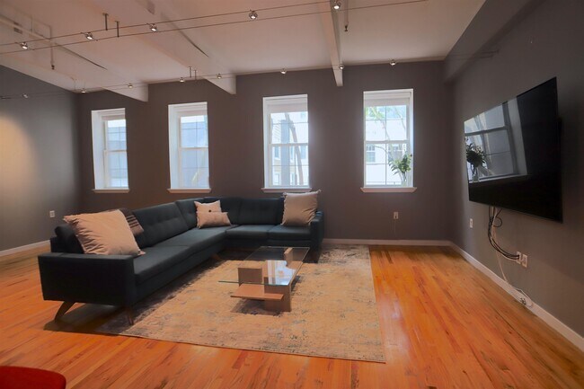 Foto del edificio - 1034 Clinton St