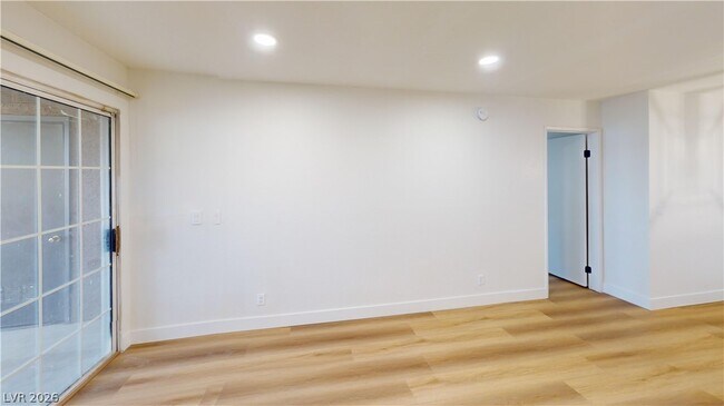 Foto del edificio - 2200 S Fort Apache Rd