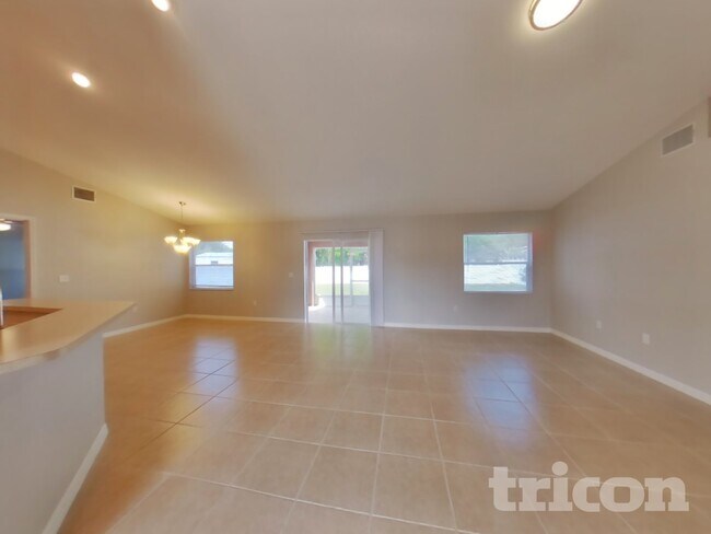 Foto del edificio - 4739 Acorn Dr