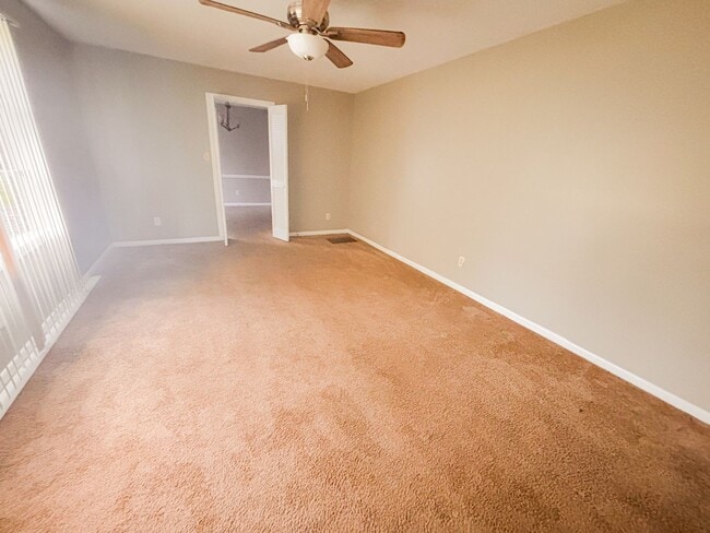 Foto del edificio - 3 bed 2 bath for rent