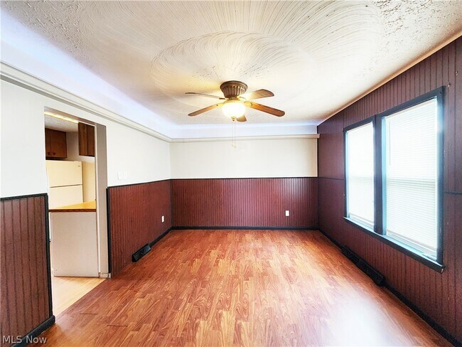 Building Photo - 30 W Wilbeth Rd