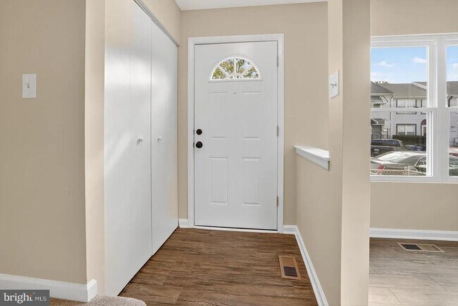 Building Photo - 814 Showell Ct