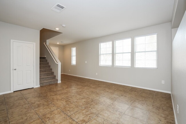 Foto del edificio - 6035 N Hidden Summit St