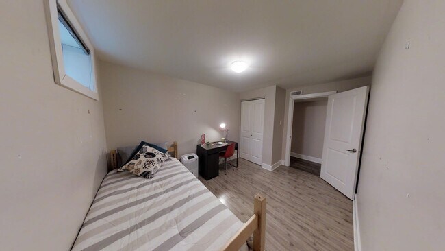 Building Photo - 4-Bedroom Basement Apartment Near Carleton University - All inclusive and Fully Furnished