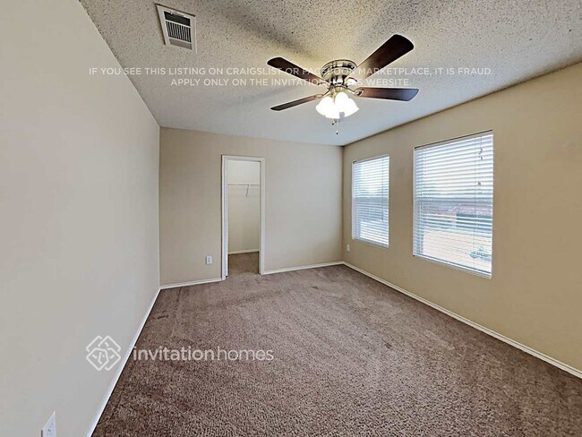 Foto del edificio - 4512 Ashbury Ln