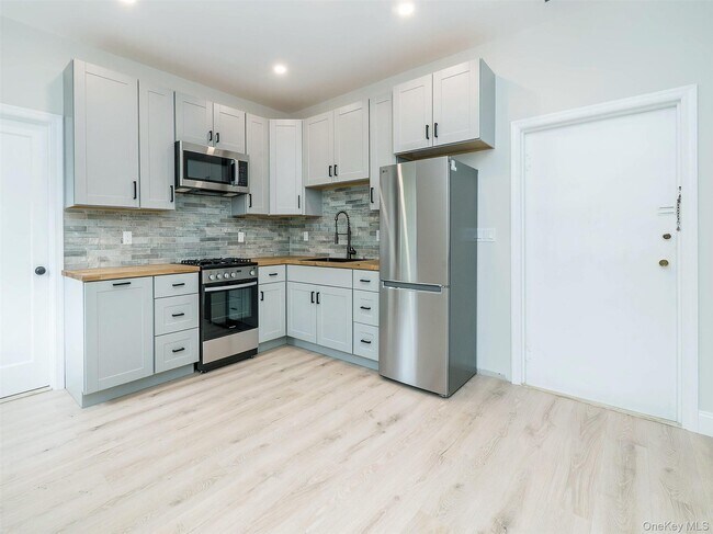 Foto del edificio - 316-324-324 Sea Cliff Ave