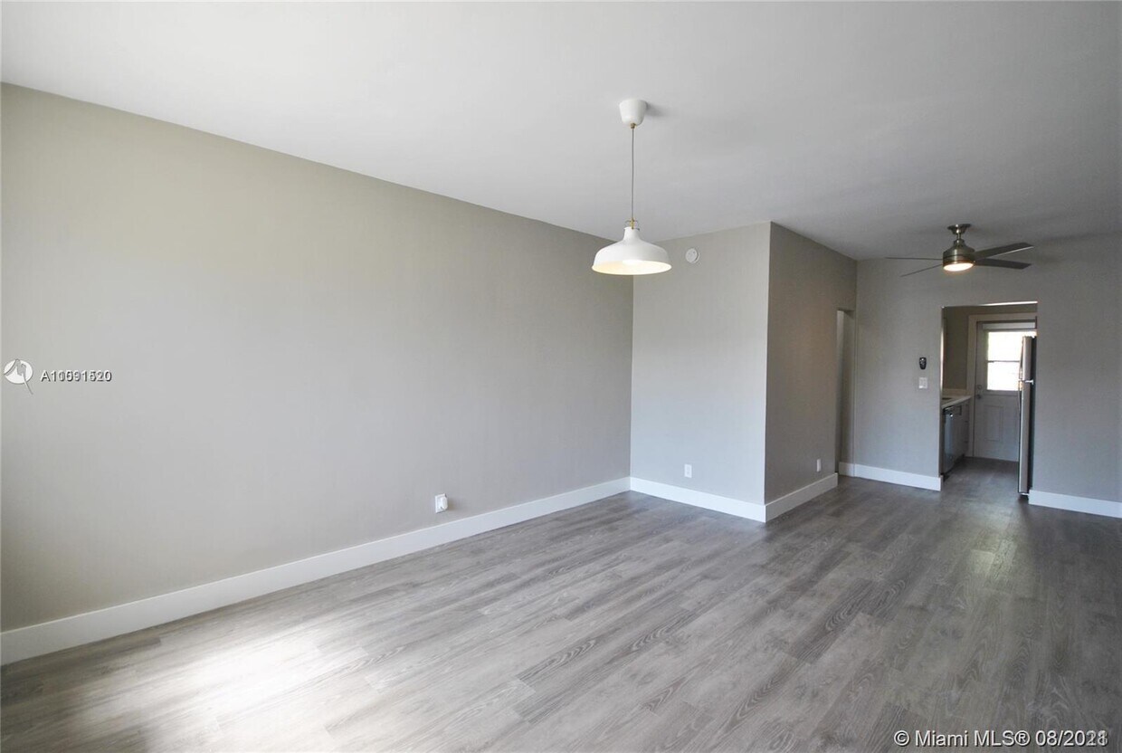 Primary Photo - 333 84th St