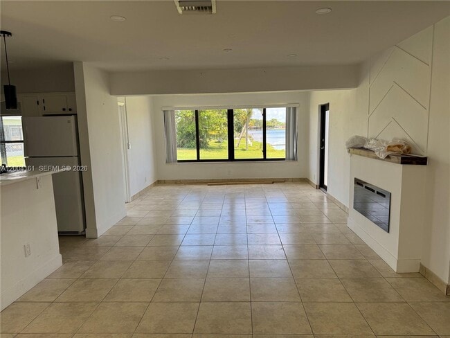Foto del edificio - 8721 NW 11th St