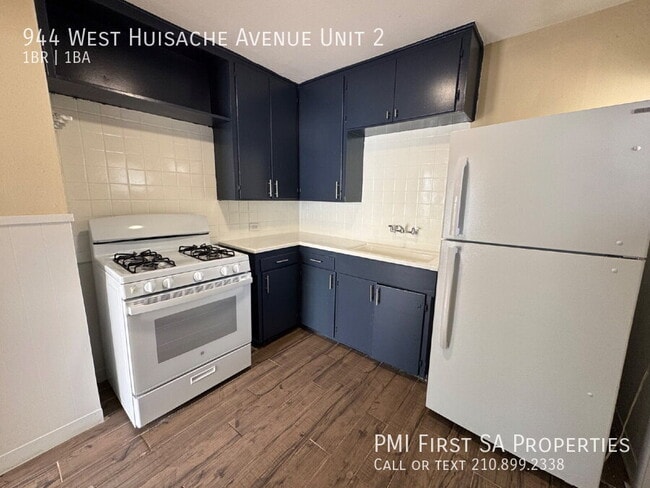 Building Photo - 944 W Huisache Ave
