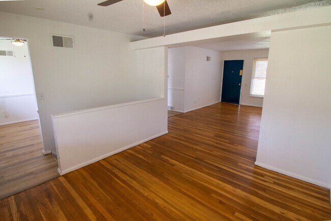 Foto del edificio - 3 bedroom 2 bathroom Ranch