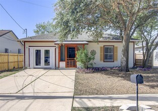 Building Photo - 4605 Ribbecke Ave