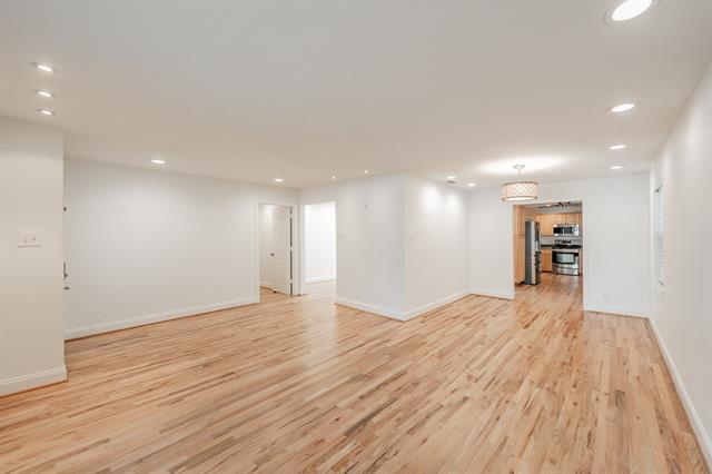 Foto del edificio - 3340 Royal Ln