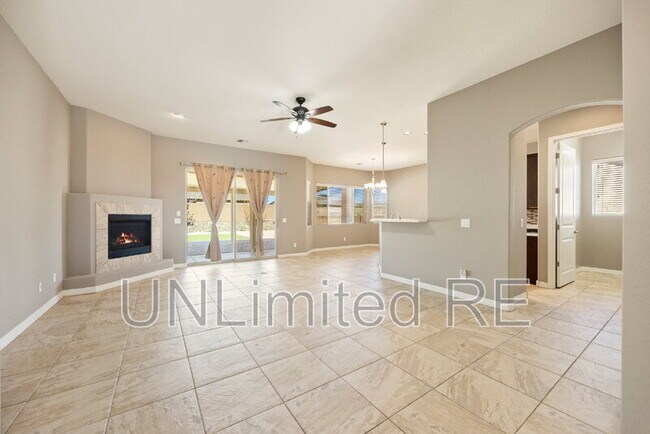 Foto del edificio - 6269 Livingston Loop