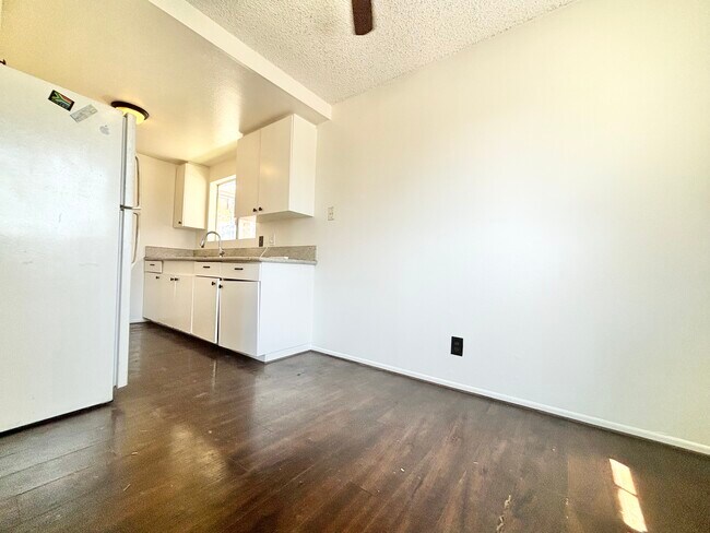 Foto del edificio - 1421 W 35th Pl
