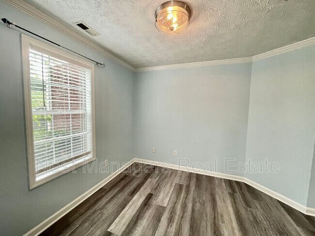 Building Photo - 350 Bubble Creek Ct