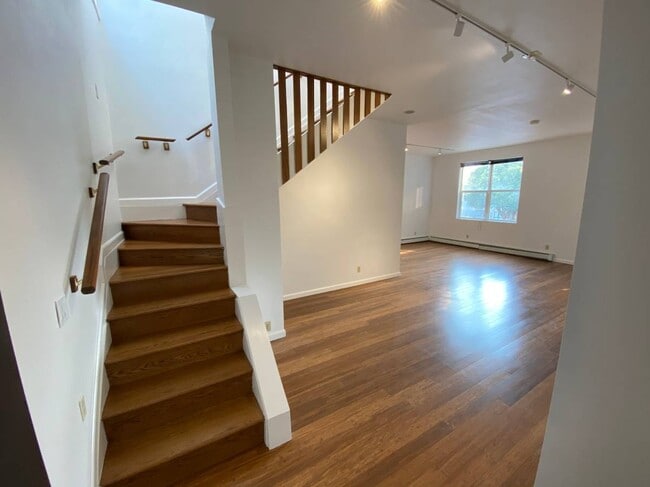 Building Photo - 1762 Dolores St
