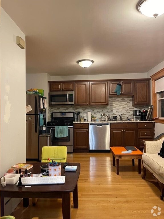 West Roxbury Center Apartments under 2,500 West Roxbury, MA 5