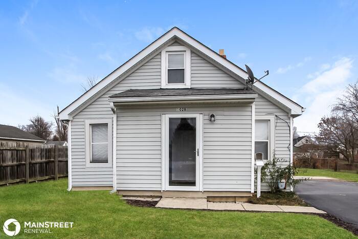 Primary Photo - 1028 MIDLAND AVE, COLUMBUS, OH 43223