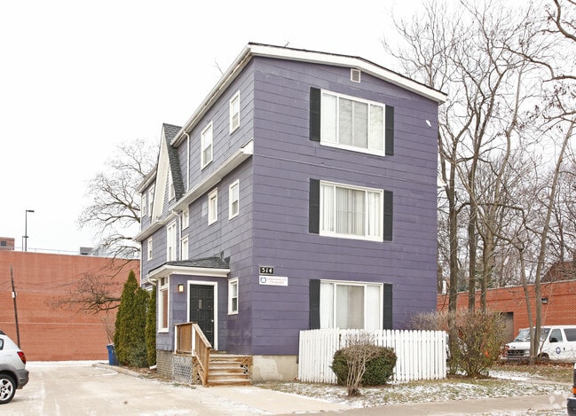 Building Photo - 514 S Forest Ave