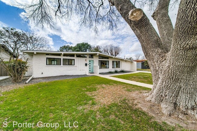 Building Photo - 3 br, 2 bath House - 434 Tophill Rd
