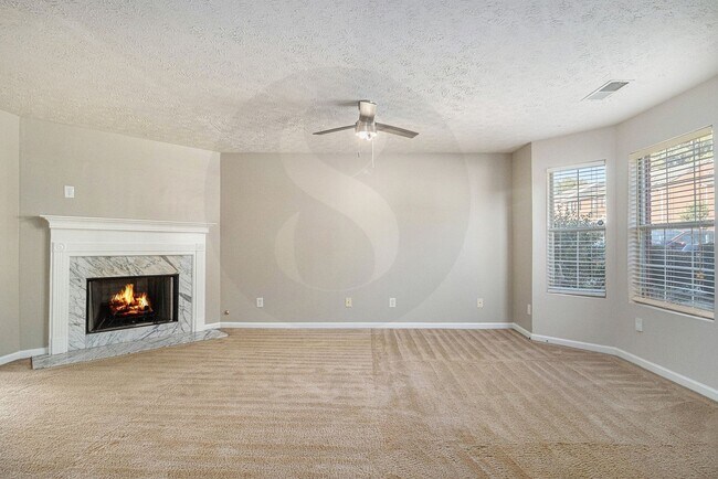 Foto del edificio - Spacious 2BR/2.5BA End-Unit Townhome!