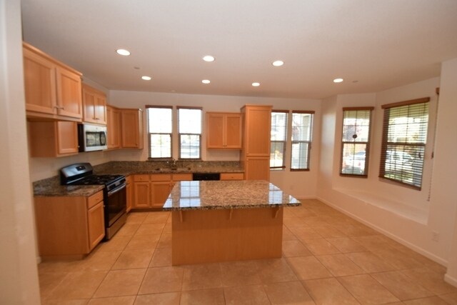 Foto del edificio - 1816 Golden Willow Ave