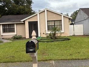 Building Photo - 3208 Russett Dr