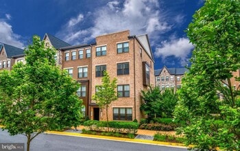 Building Photo - 20739 Heron Landing Dr