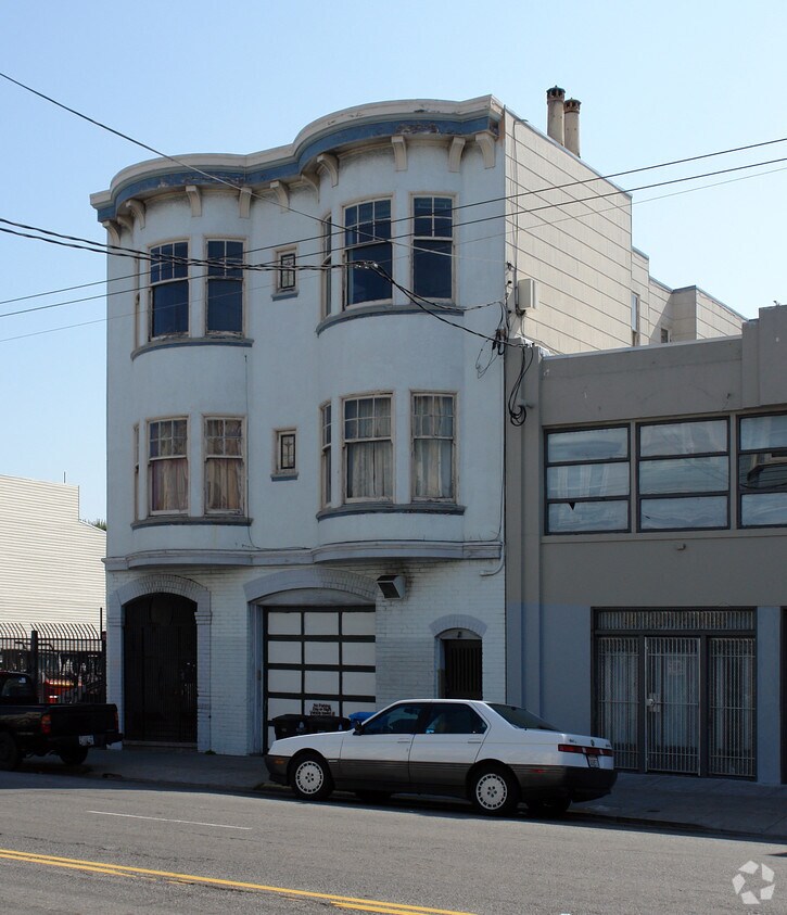 Building Photo - 453 S Van Ness Ave