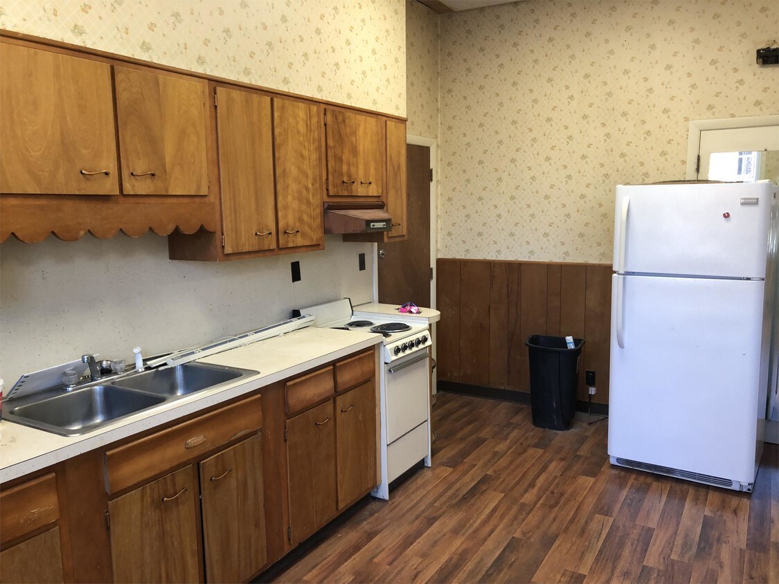 435 Main St Unit 435D, Athol, MA 01331 Room for Rent in Athol, MA