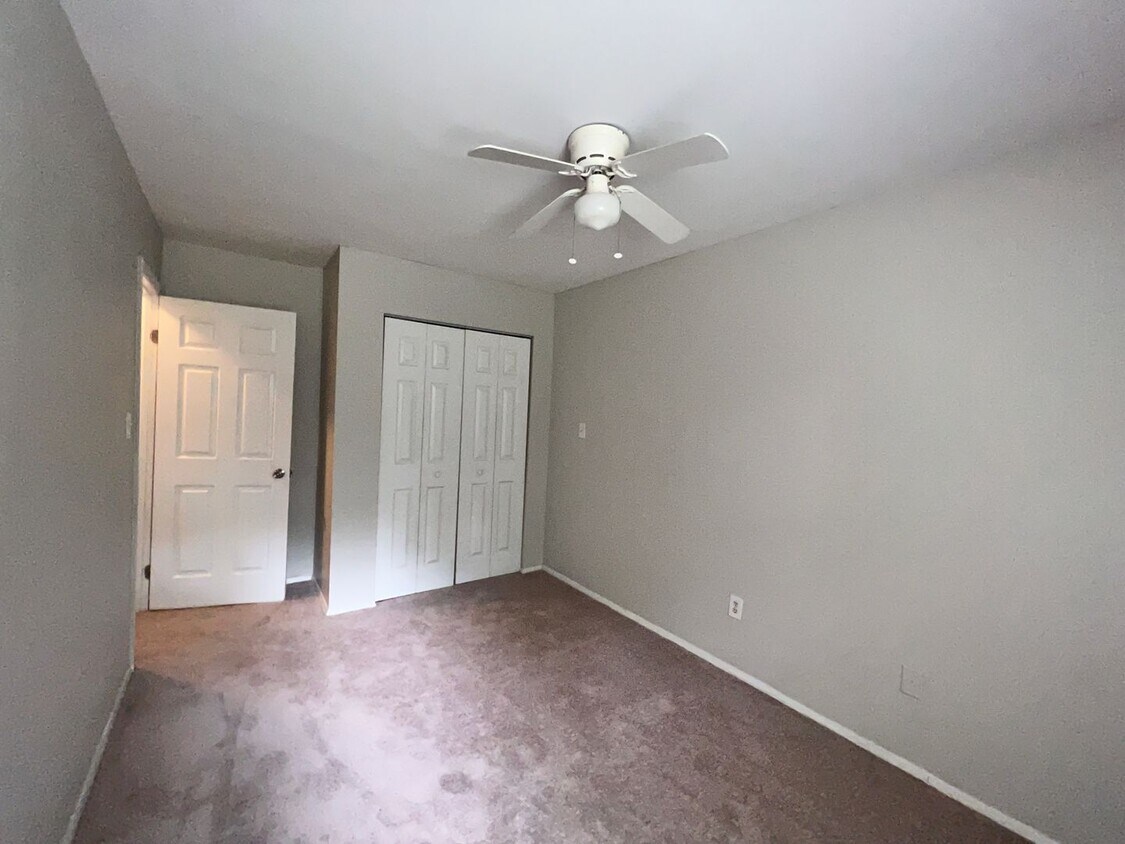 Foto principal - 3 bedroom Townhome in Portsmouth