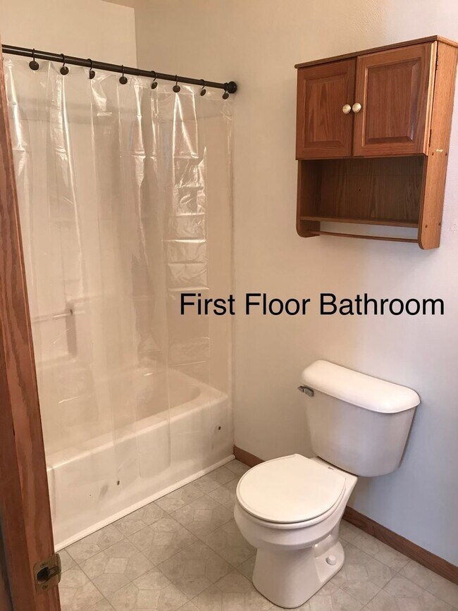 Foto del edificio - 1031-1033 Pleasantview