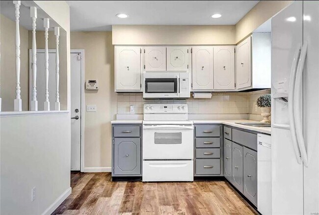 Foto del edificio - 1079 Crestwood Ln