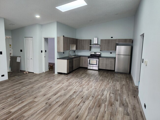 Building Photo - 1619 Estate Cir