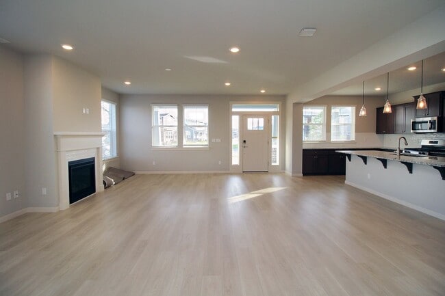 Building Photo - 3923 SE 70th Ave