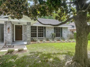 Building Photo - 2610 Sherwood Hollow Ln