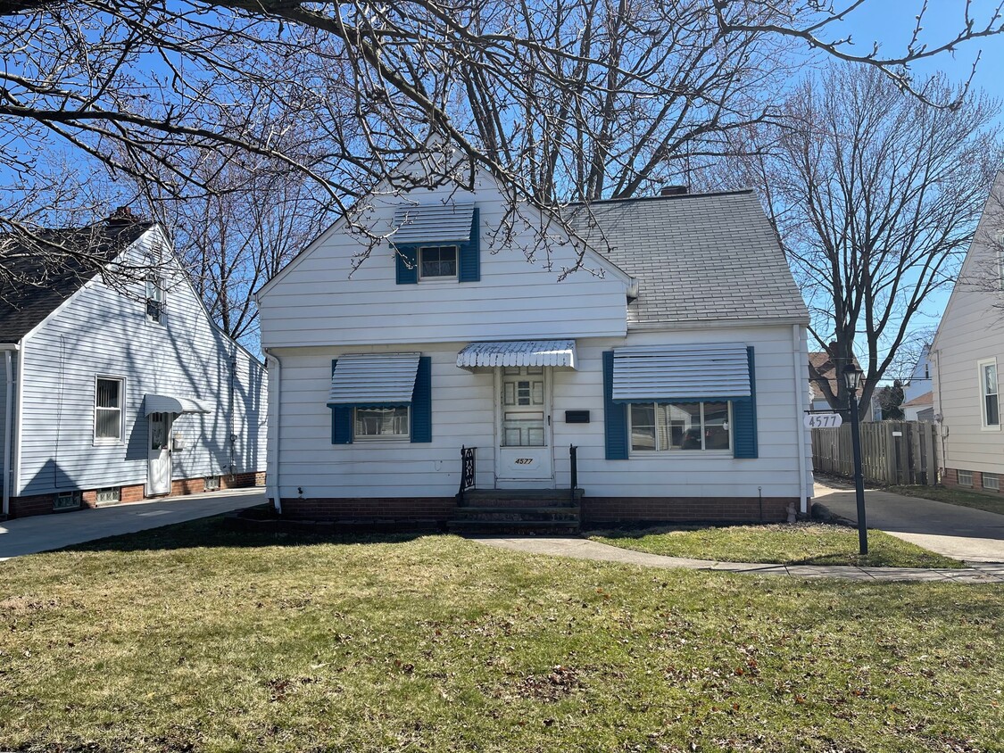 4577 Bentwood Dr, Brooklyn, OH 44144 House Rental in Brooklyn, OH