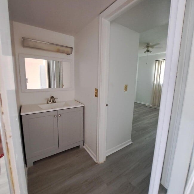 Building Photo - 147 Stratford K