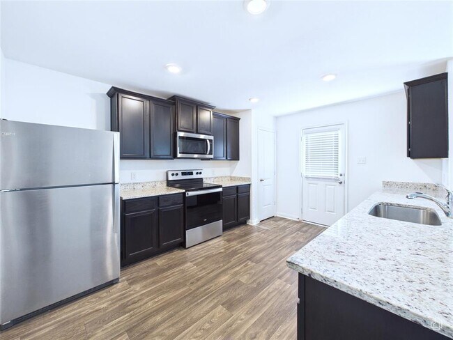 Foto del edificio - 525 Riverdale Dr