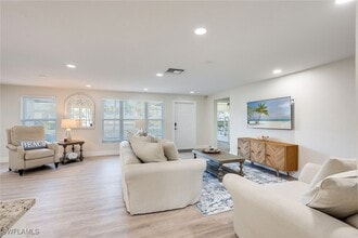 Building Photo - 1410 Curlew Ave