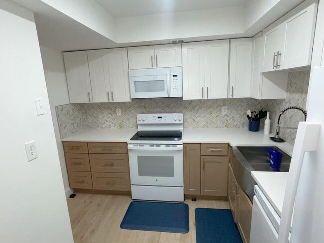 Building Photo - 3050 Presidential Way