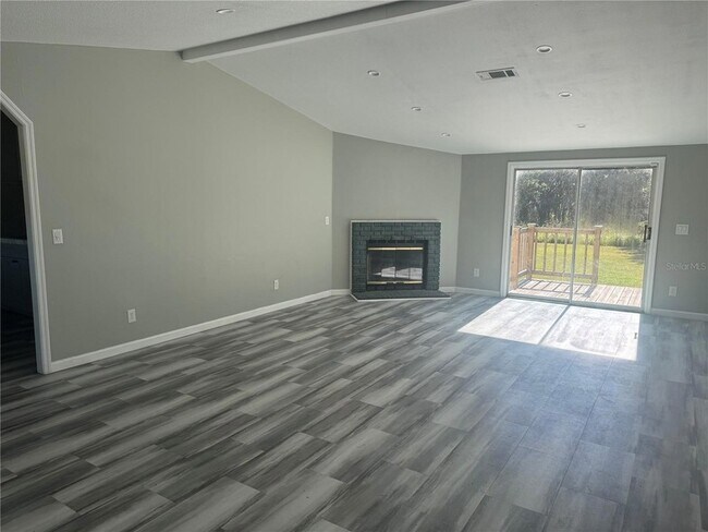 Foto del edificio - 31326 Tyndall Rd