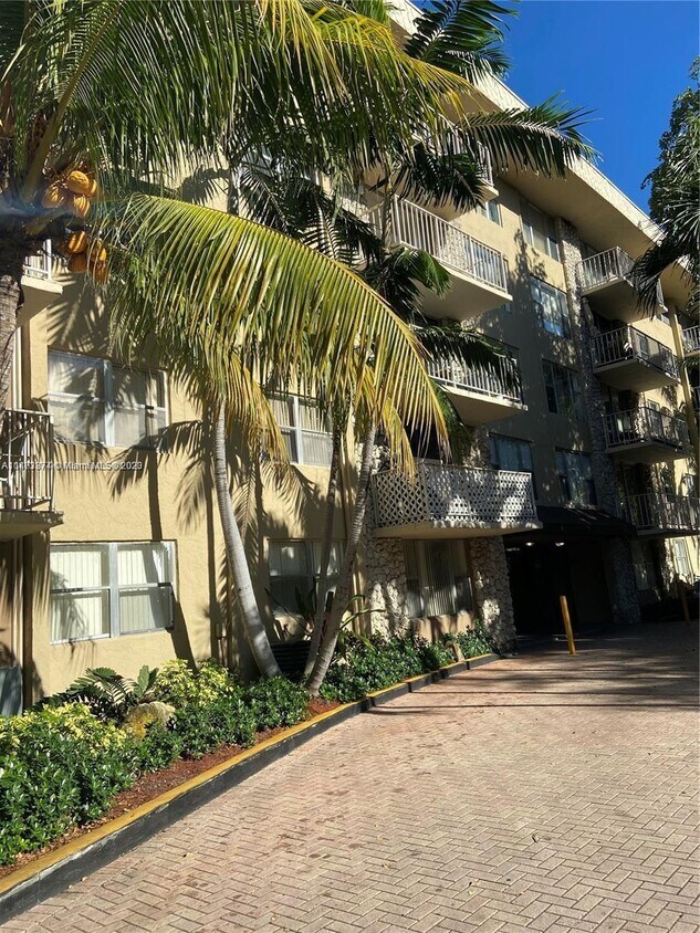 1805 Sans Souci Blvd Unit 303, North Miami, FL 33181 Condo for Rent