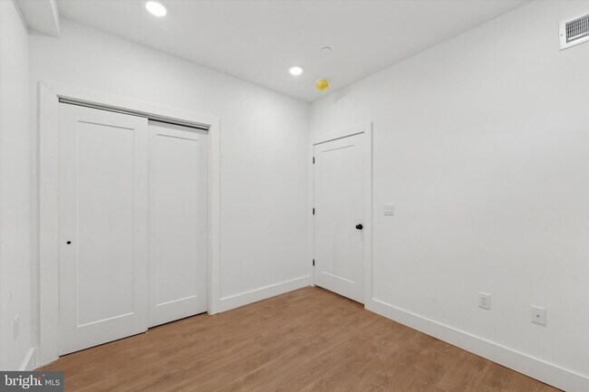 Foto del edificio - 2520 N Front St